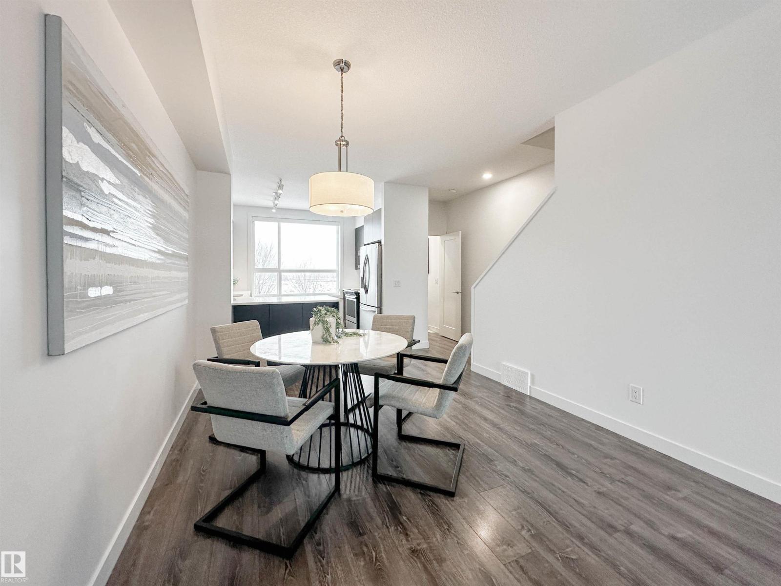 #14 100 Jensen Bv, St. Albert, AB - Indoor Photo Showing Dining Room