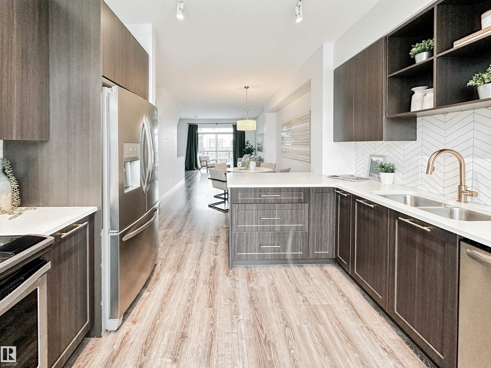 #14 100 Jensen Bv, St. Albert, AB - Indoor Photo Showing Kitchen With Double Sink With Upgraded Kitchen