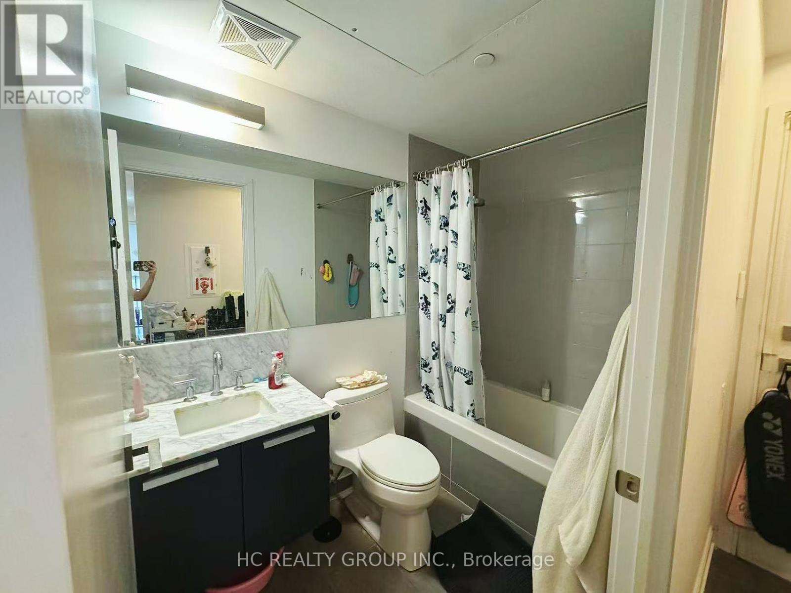 4211 - 50 Charles Street E, Toronto, ON - Indoor Photo Showing Bathroom