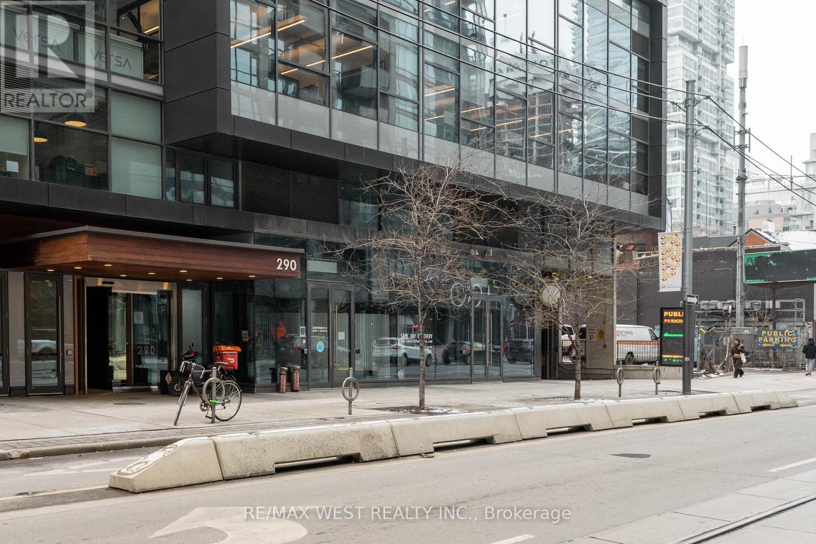 1201 - 290 Adelaide Street, Toronto, ON - Outdoor