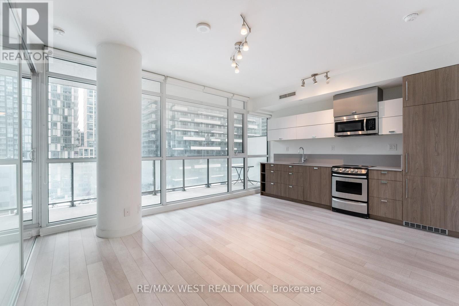 1201 - 290 Adelaide Street, Toronto, ON - Indoor