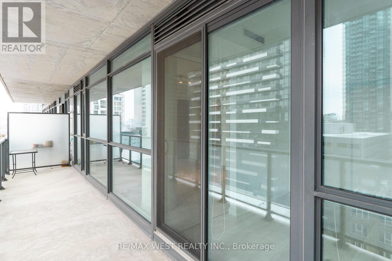 1201 - 290 Adelaide Street, Toronto, ON - Outdoor With Exterior