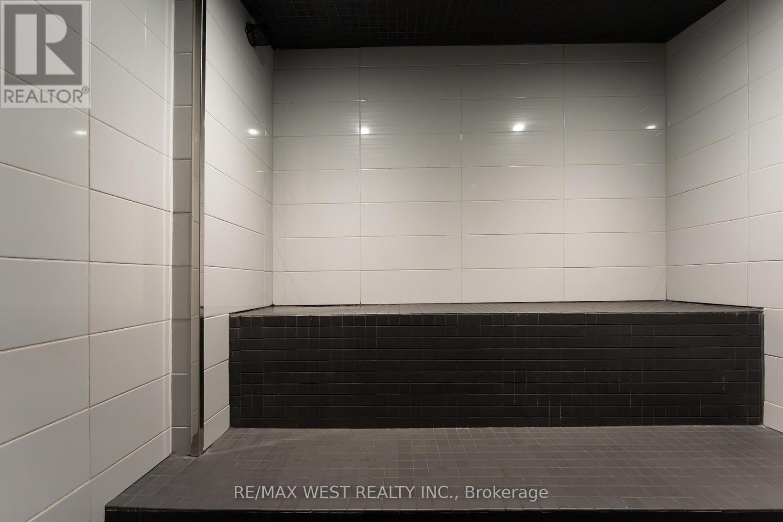 1201 - 290 Adelaide Street, Toronto, ON - Indoor