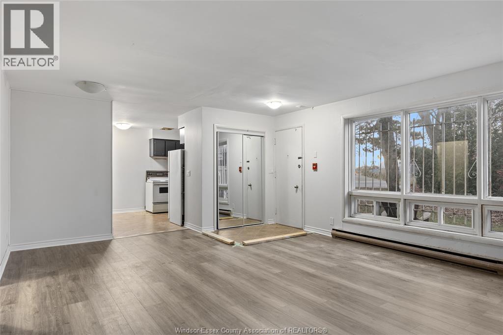 1400-1430 Seneca Street, Windsor, ON - Indoor Photo Showing Other Room