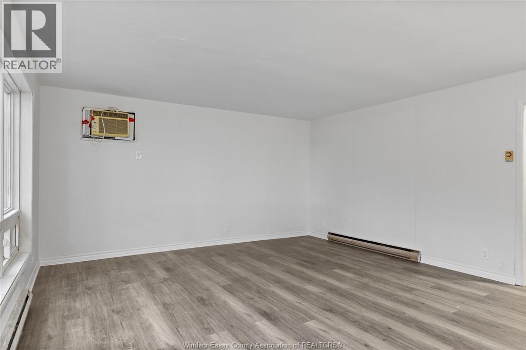 1400-1430 Seneca Street, Windsor, ON - Indoor Photo Showing Other Room
