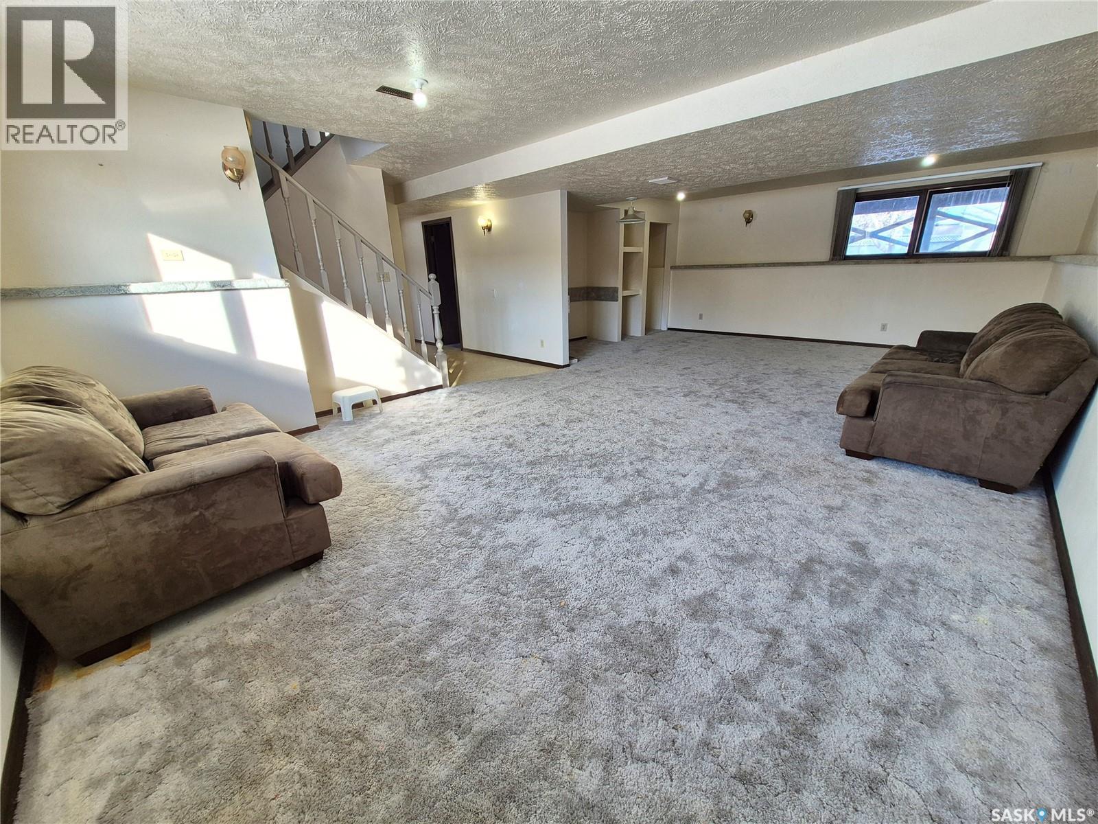 725 Shropshire Avenue, Radville, SK - Indoor