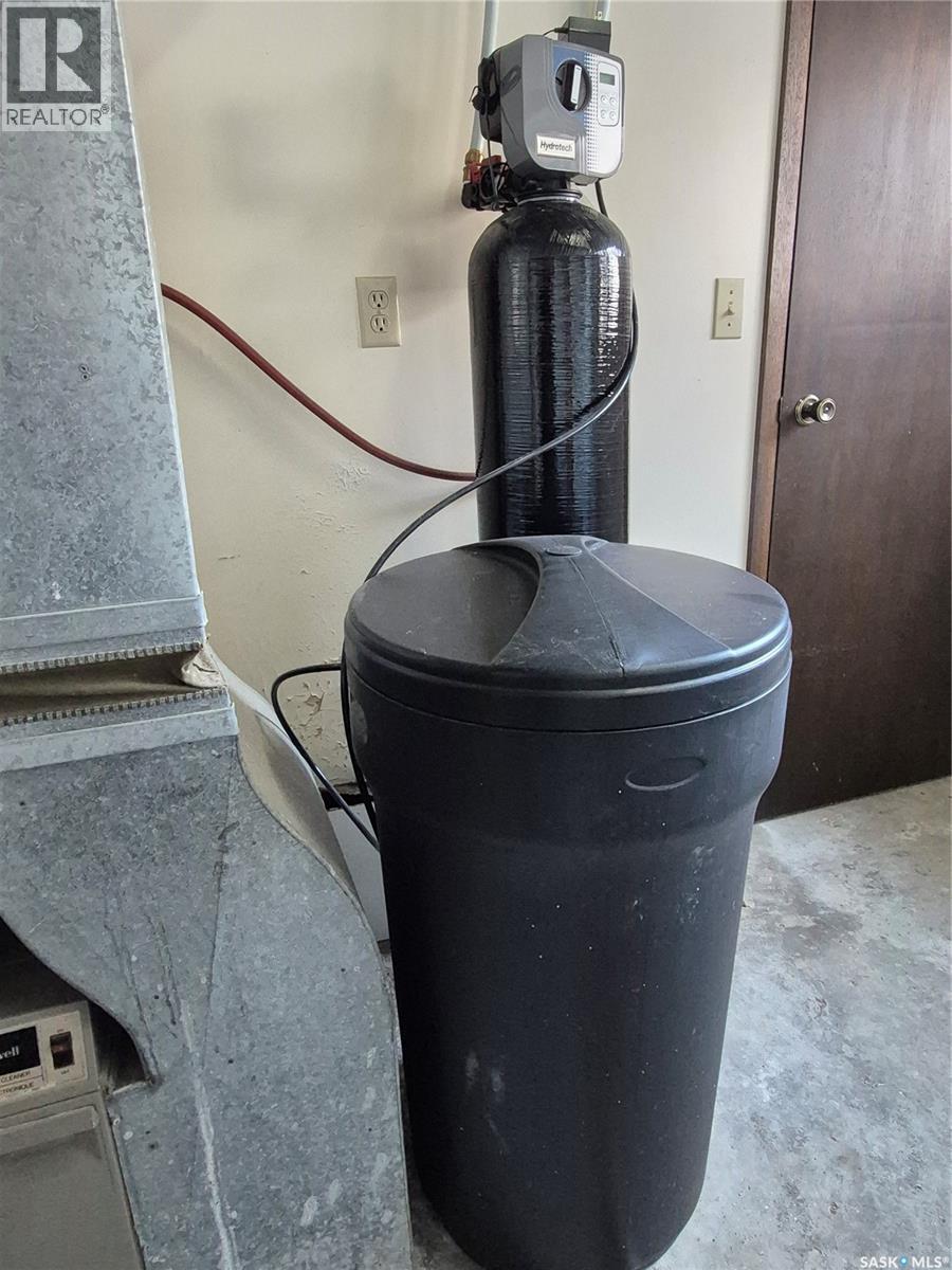 725 Shropshire Avenue, Radville, SK - Indoor Photo Showing Other Room