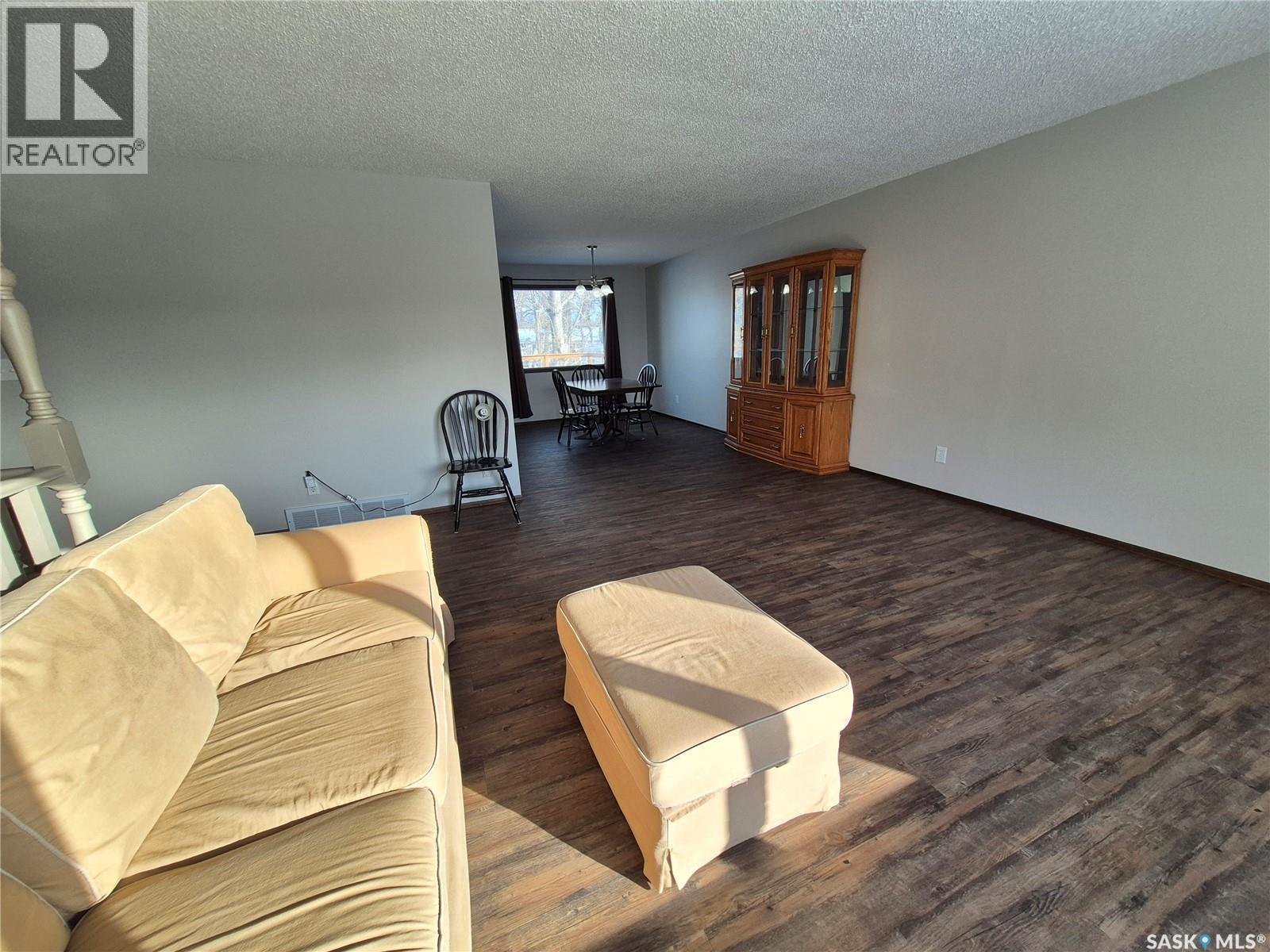 725 Shropshire Avenue, Radville, SK - Indoor