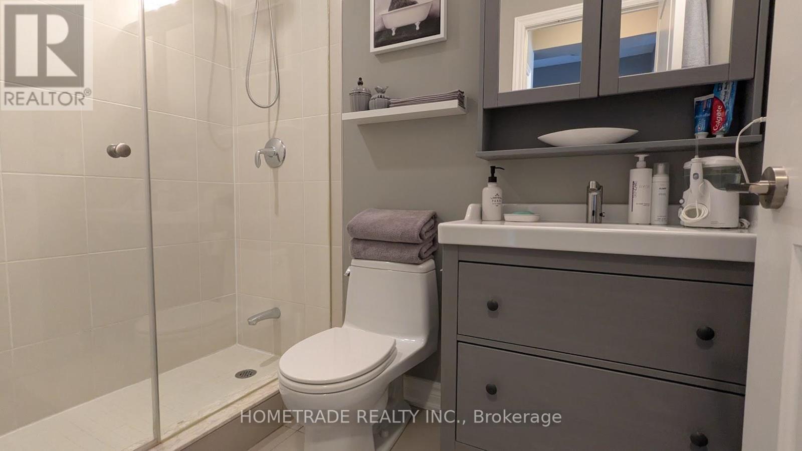 201B - 9090 Yonge Street, Richmond Hill, ON - Indoor Photo Showing Bathroom