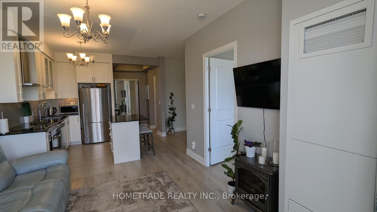 201B - 9090 Yonge Street, Richmond Hill, ON - Indoor