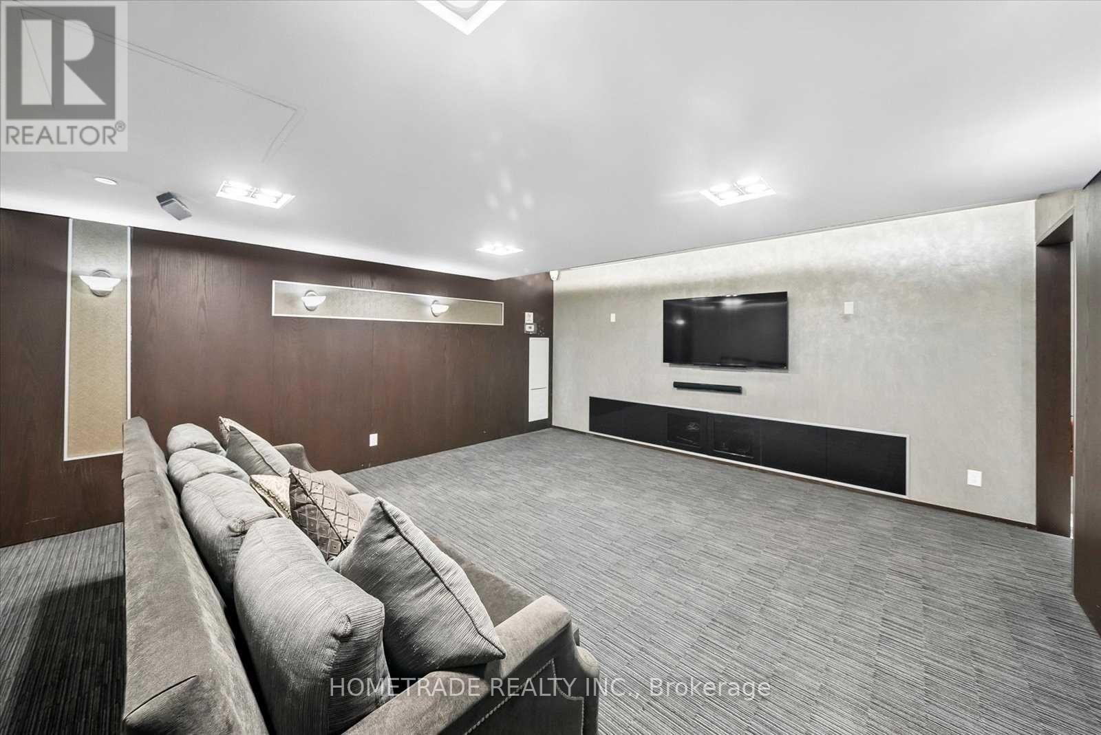 201B - 9090 Yonge Street, Richmond Hill, ON - Indoor