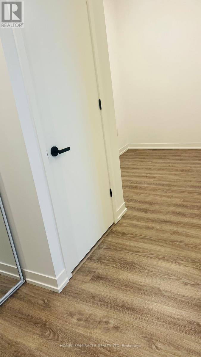 2301 - 8 Interchange Way, Vaughan, ON - Indoor Photo Showing Other Room