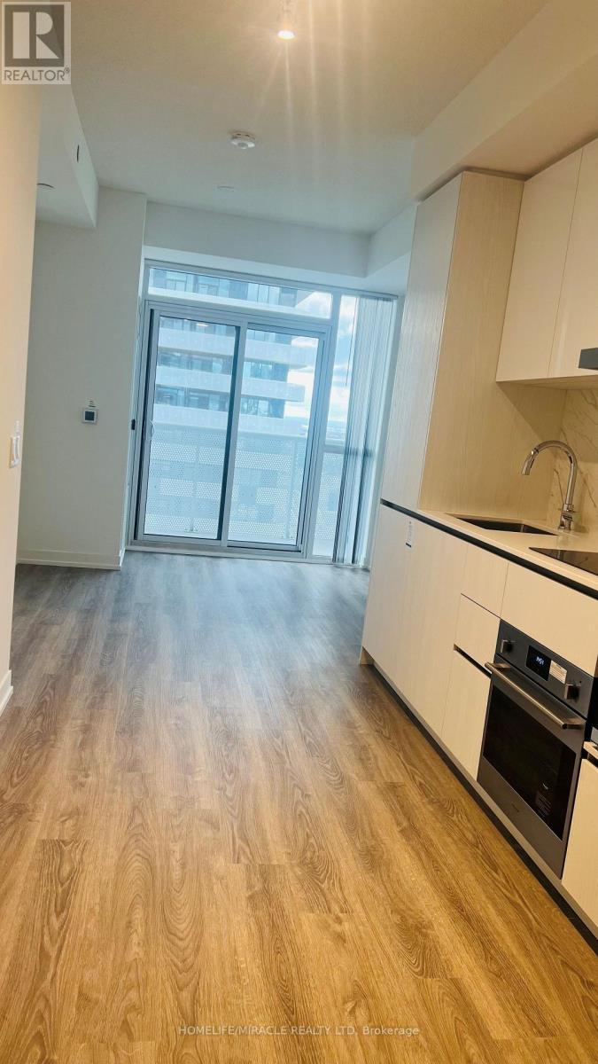 2301 - 8 Interchange Way, Vaughan, ON - Indoor