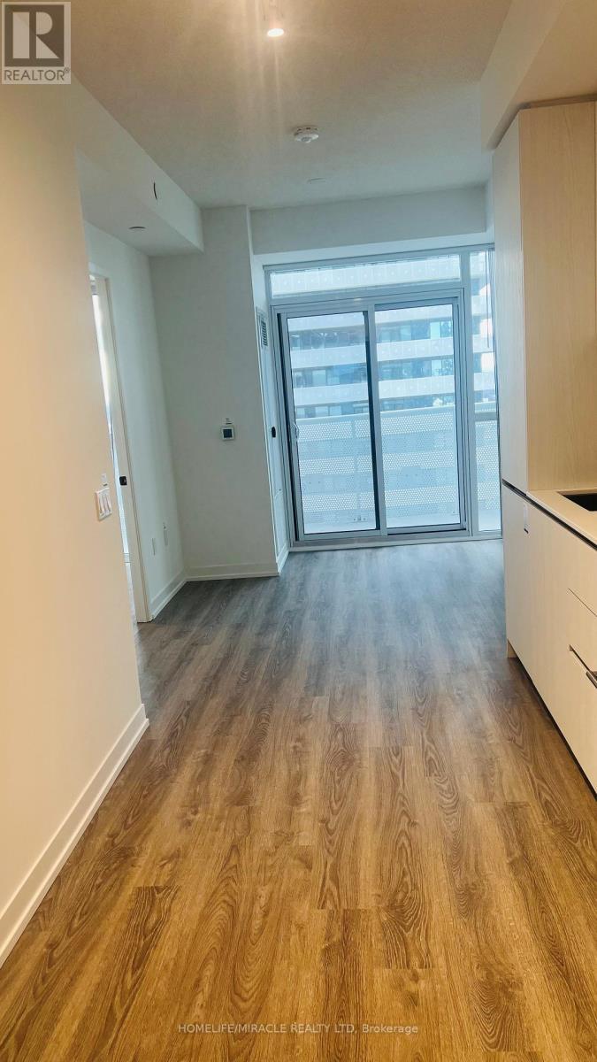 2301 - 8 Interchange Way, Vaughan, ON - Indoor