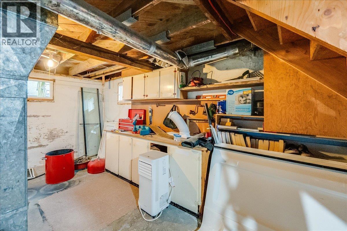 1570 Third Avenue, Trail, BC - Indoor Photo Showing Basement