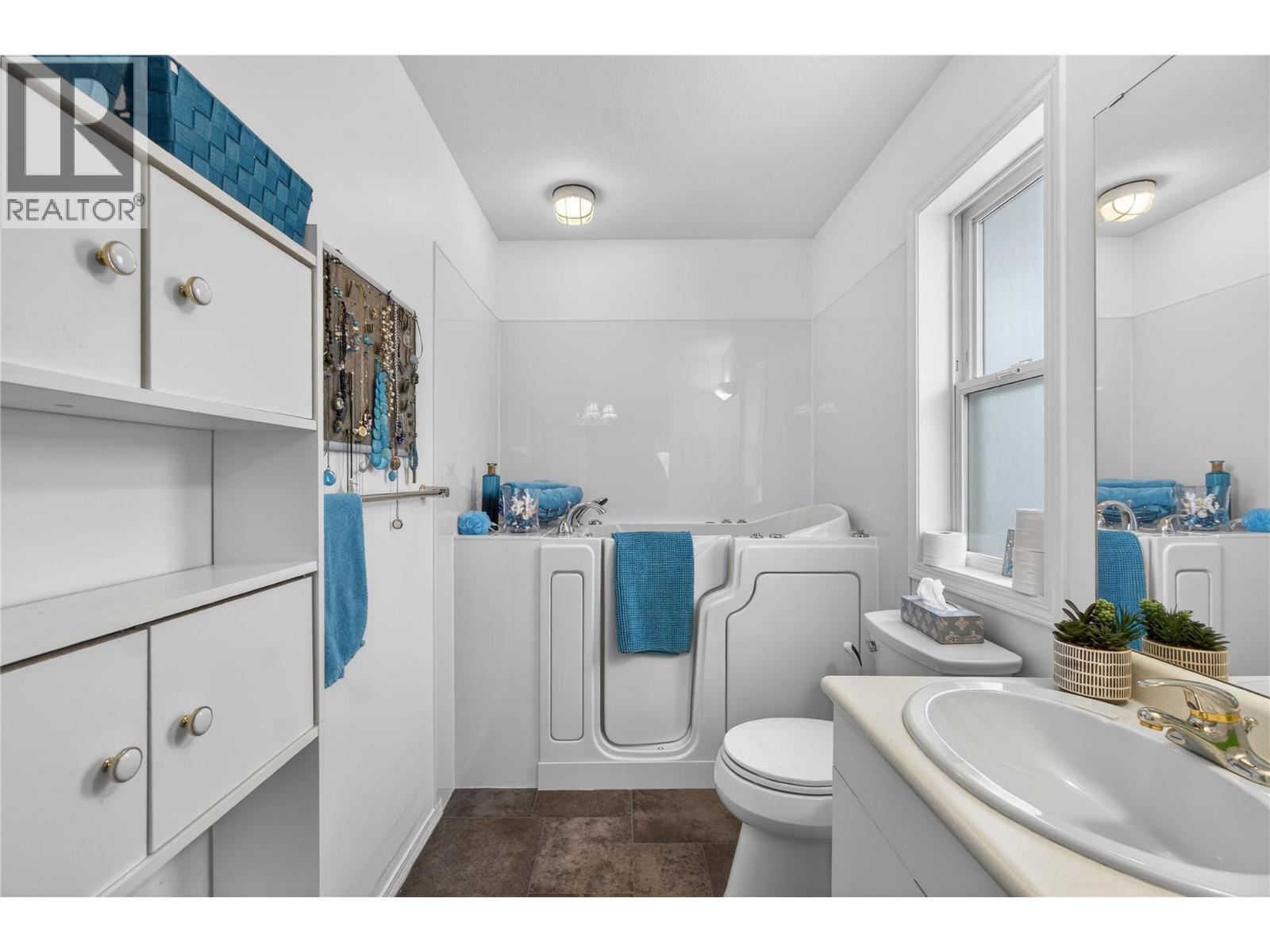 3-piece Primary Ensuite - 801 20Th Street Ne Unit# 4, Salmon Arm, BC - Indoor Photo Showing Bathroom