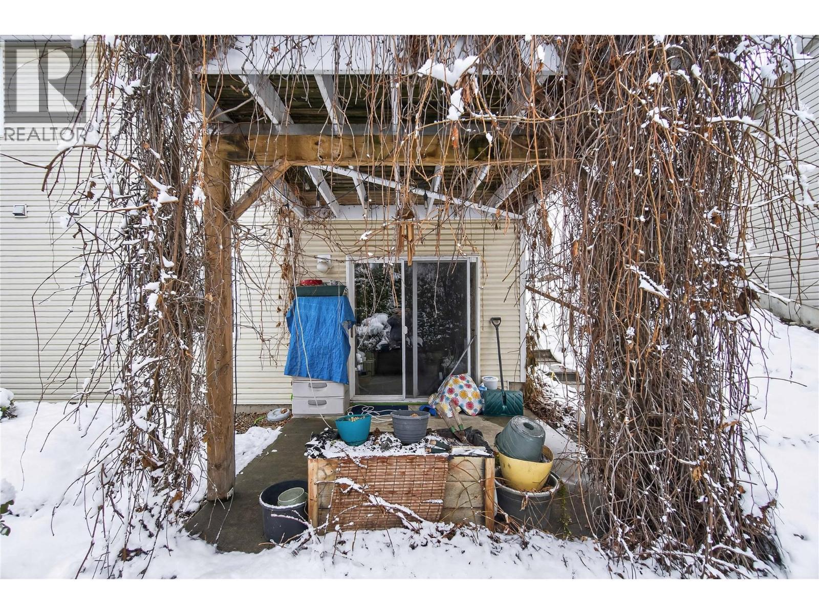 801 20Th Street Ne Unit# 4, Salmon Arm, BC - Outdoor