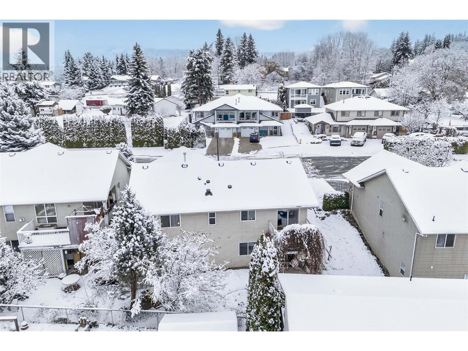 801 20Th Street Ne Unit# 4, Salmon Arm, BC - Outdoor