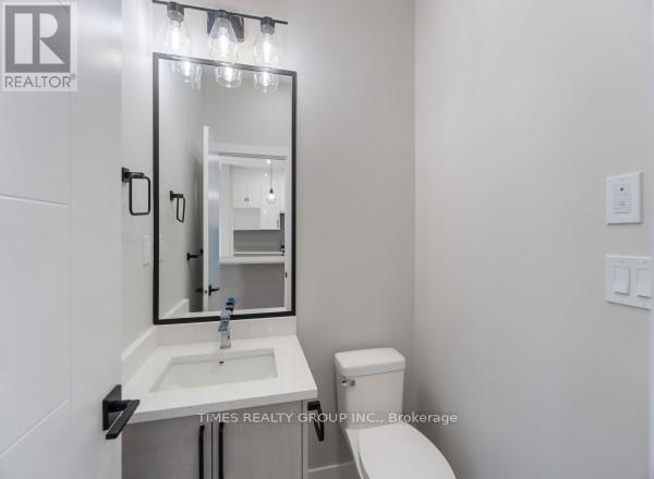 9145 154 St. Sw, Edmonton, AB - Indoor Photo Showing Bathroom