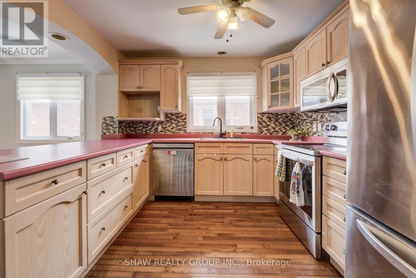 13 - 694 Grey Street, Brantford, ON - Indoor Photo Showing Kitchen