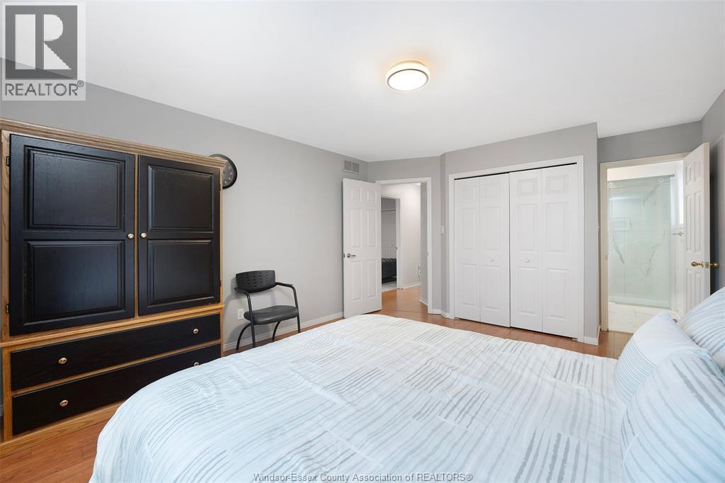 445 Olcott Avenue, Lasalle, ON - Indoor Photo Showing Bedroom