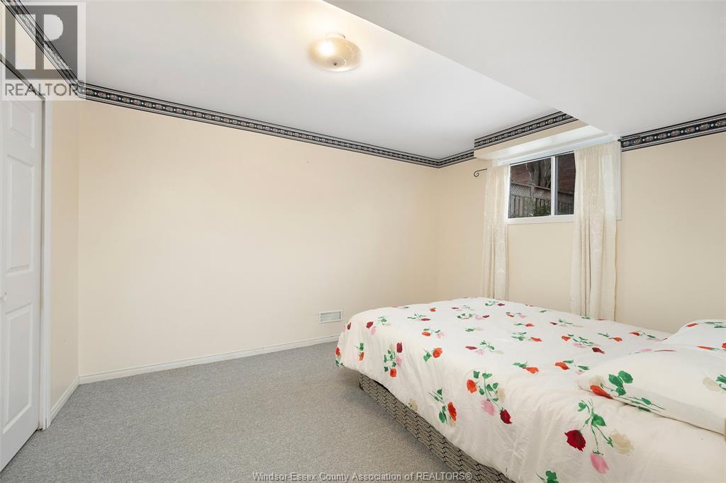 445 Olcott Avenue, Lasalle, ON - Indoor Photo Showing Bedroom