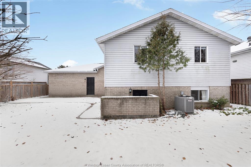 445 Olcott Avenue, Lasalle, ON - Outdoor With Exterior