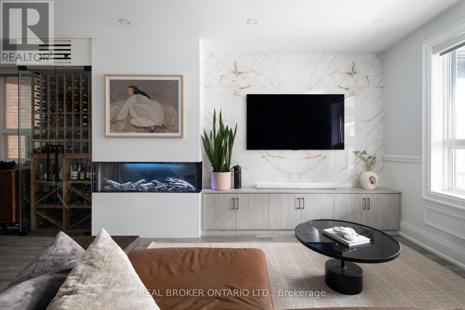 1059 Saint Clarens Avenue, Toronto, ON - Indoor Photo Showing Living Room