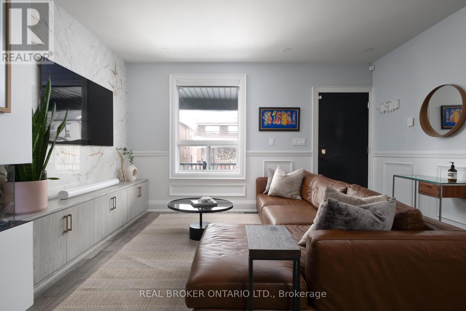 1059 Saint Clarens Avenue, Toronto, ON - Indoor Photo Showing Living Room