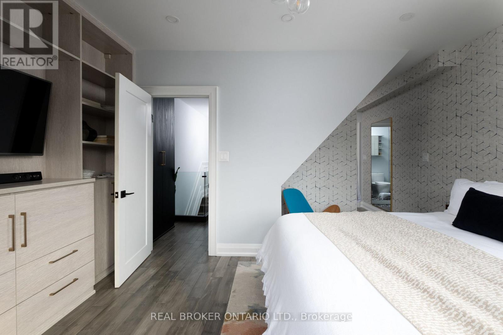1059 Saint Clarens Avenue, Toronto, ON - Indoor Photo Showing Bedroom
