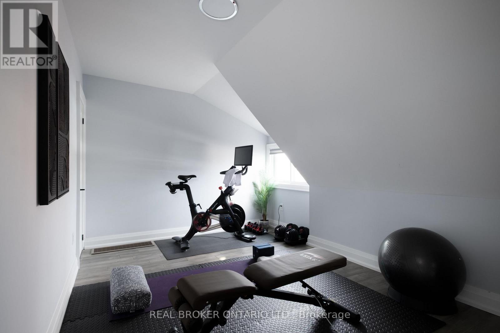 1059 Saint Clarens Avenue, Toronto, ON - Indoor Photo Showing Gym Room