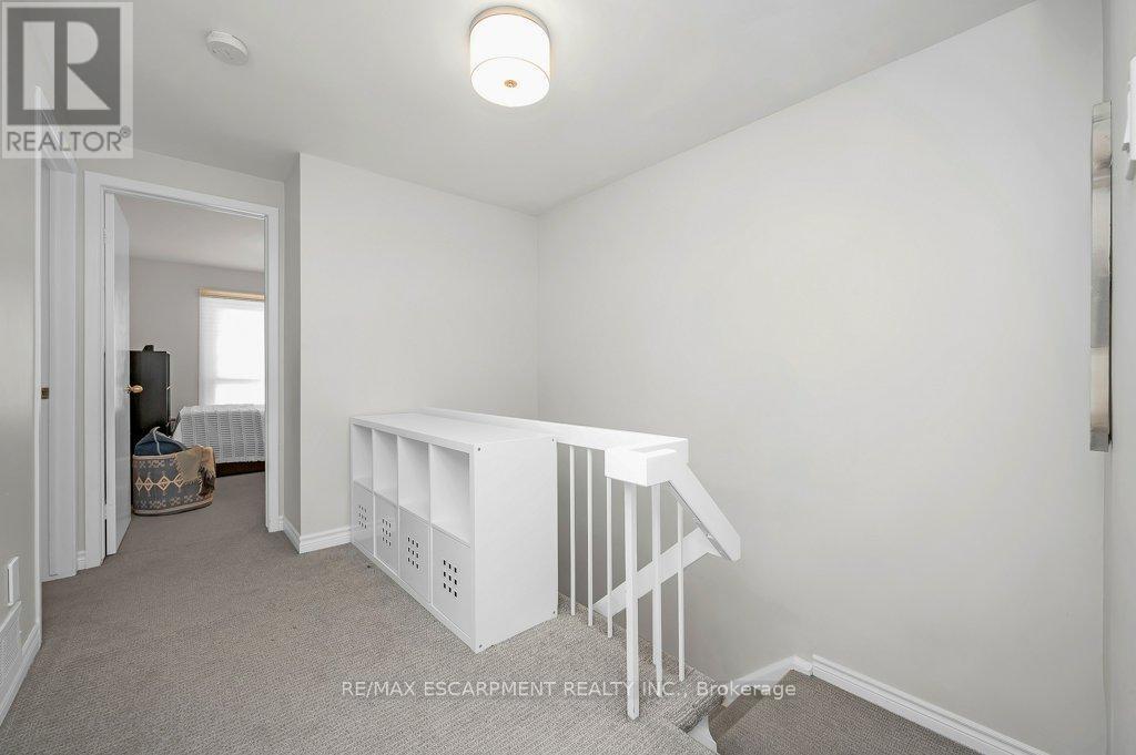 15 - 565 Guelph Line, Burlington, ON - Indoor Photo Showing Other Room