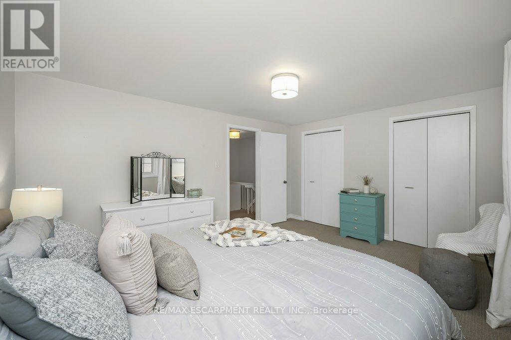 15 - 565 Guelph Line, Burlington, ON - Indoor Photo Showing Bedroom