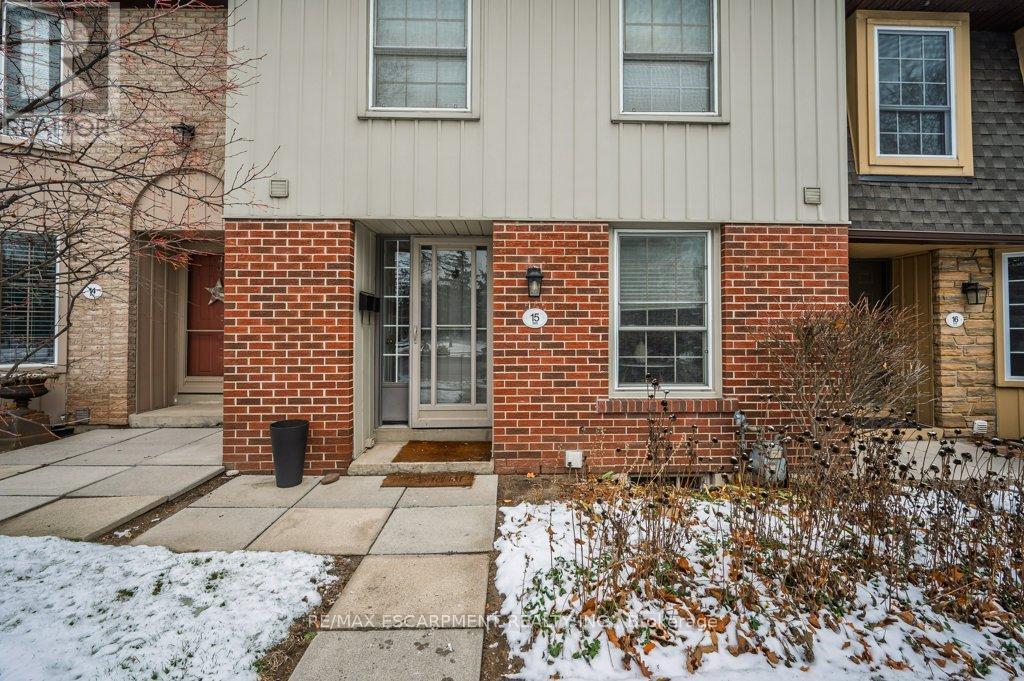 15 - 565 Guelph Line, Burlington, ON - Outdoor
