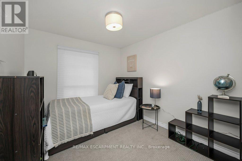 15 - 565 Guelph Line, Burlington, ON - Indoor Photo Showing Bedroom