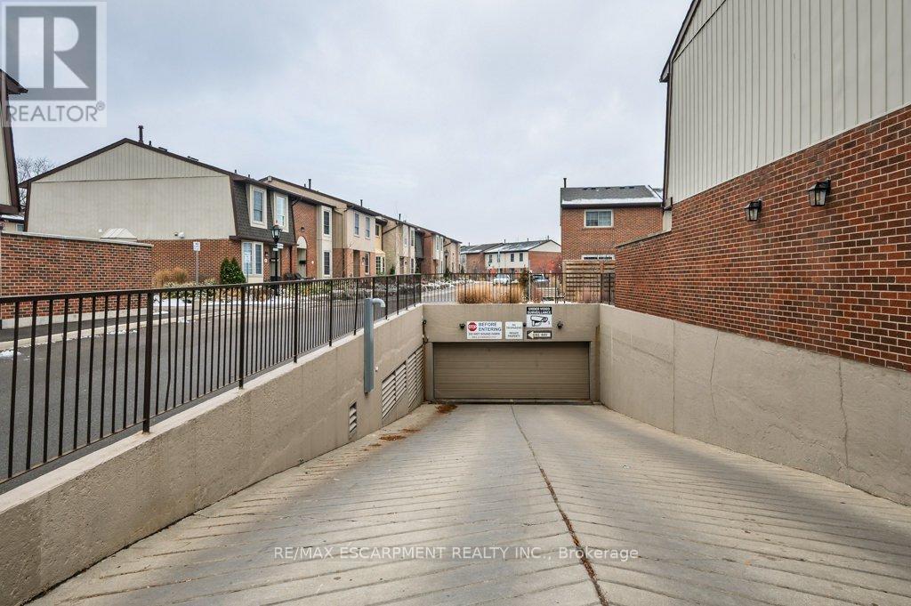 15 - 565 Guelph Line, Burlington, ON - Outdoor With Exterior