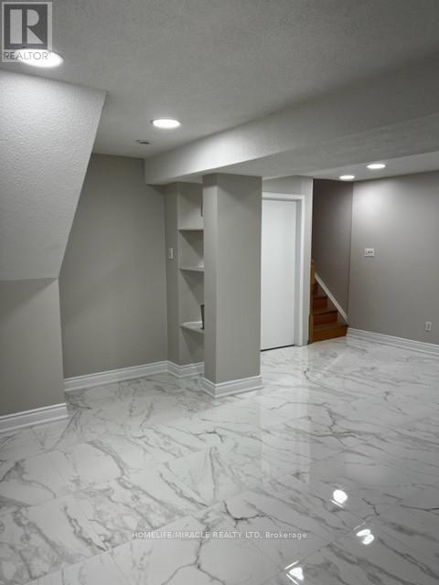 411 Bristol Road W, Mississauga, ON - Indoor