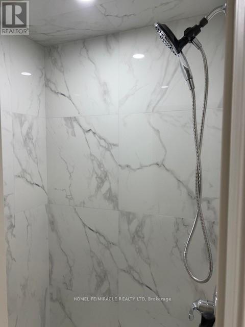 411 Bristol Road W, Mississauga, ON -