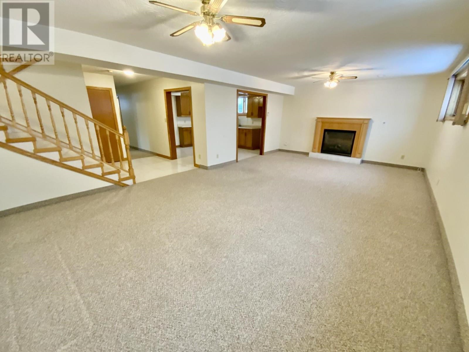 15 Fields Square, Sault Ste. Marie, ON - Indoor With Fireplace