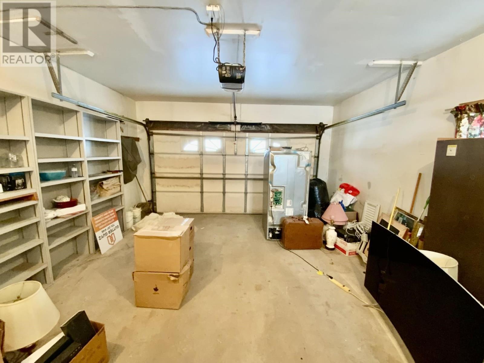 15 Fields Square, Sault Ste. Marie, ON - Indoor Photo Showing Garage