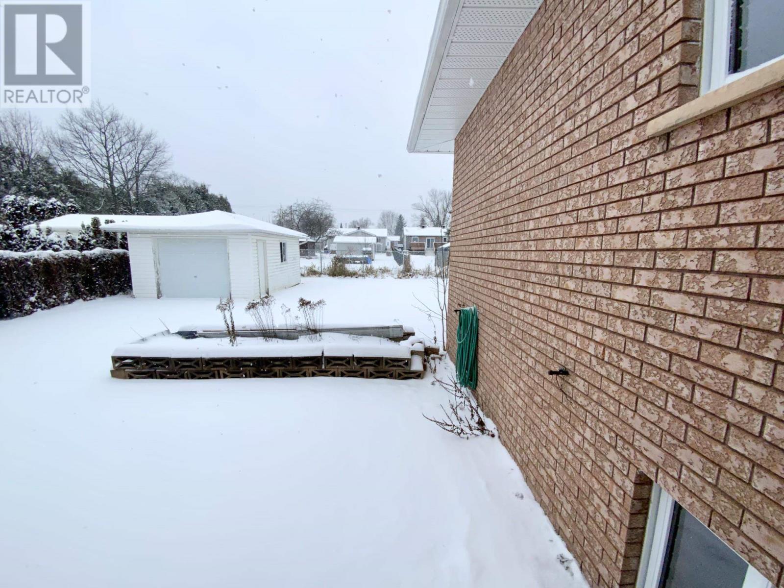 15 Fields Square, Sault Ste. Marie, ON - Outdoor With Exterior