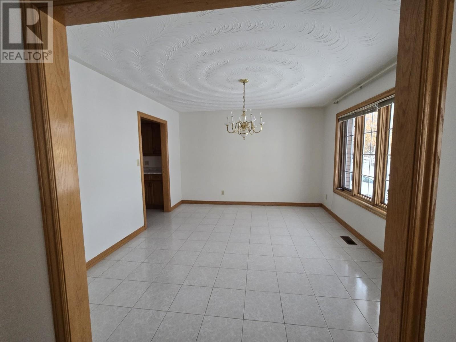 15 Fields Square, Sault Ste. Marie, ON - Indoor Photo Showing Other Room