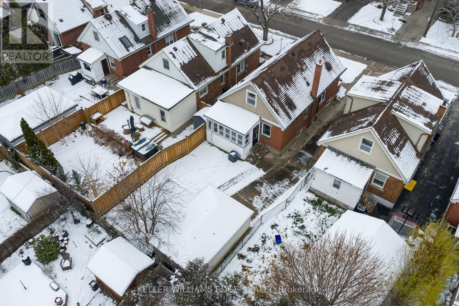 186 Huxley Avenue S, Hamilton, ON - Outdoor