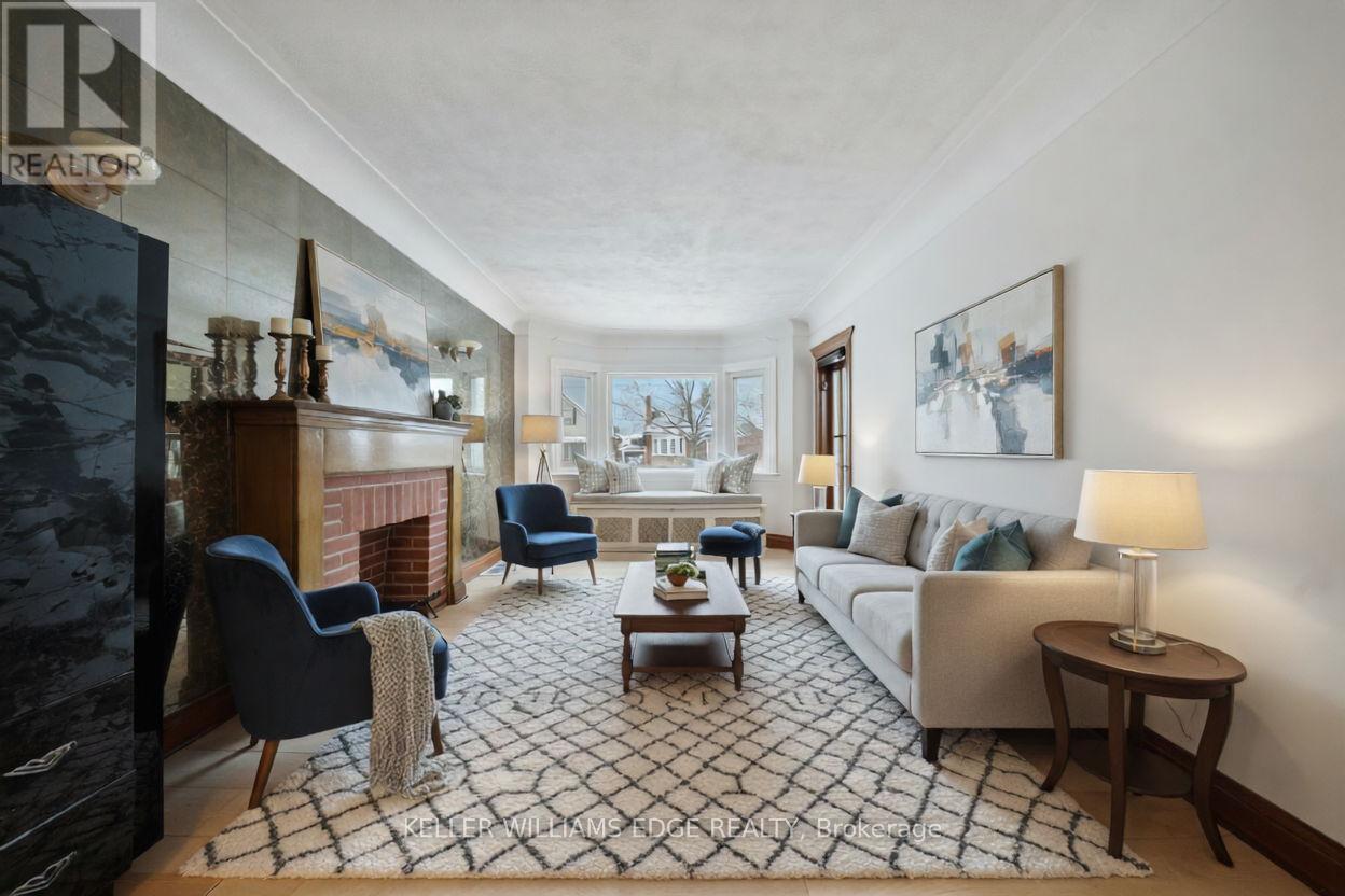 Virtually Staged - 186 Huxley Avenue S, Hamilton, ON - Indoor Photo Showing Living Room