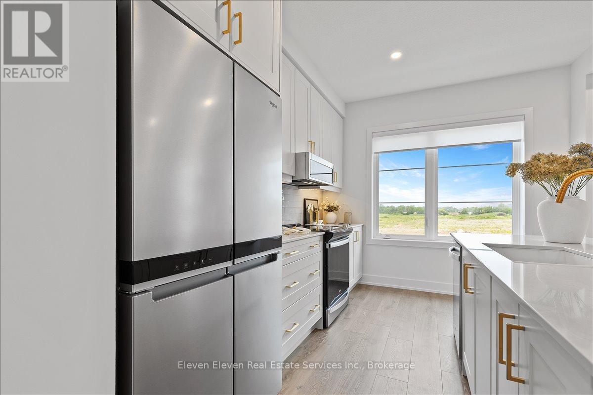 56 Balladry Boulevard, Stratford, ON - Indoor Photo Showing Kitchen With Upgraded Kitchen