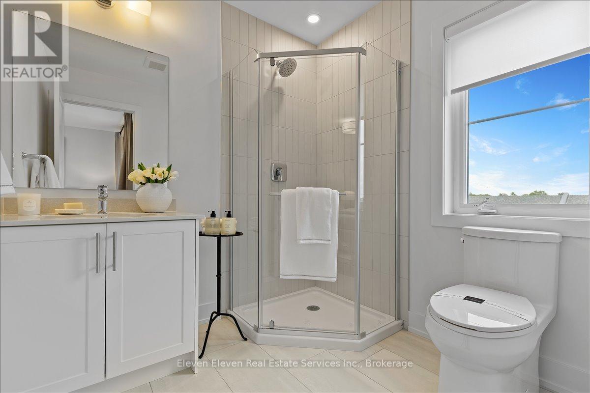 56 Balladry Boulevard, Stratford, ON - Indoor Photo Showing Bathroom