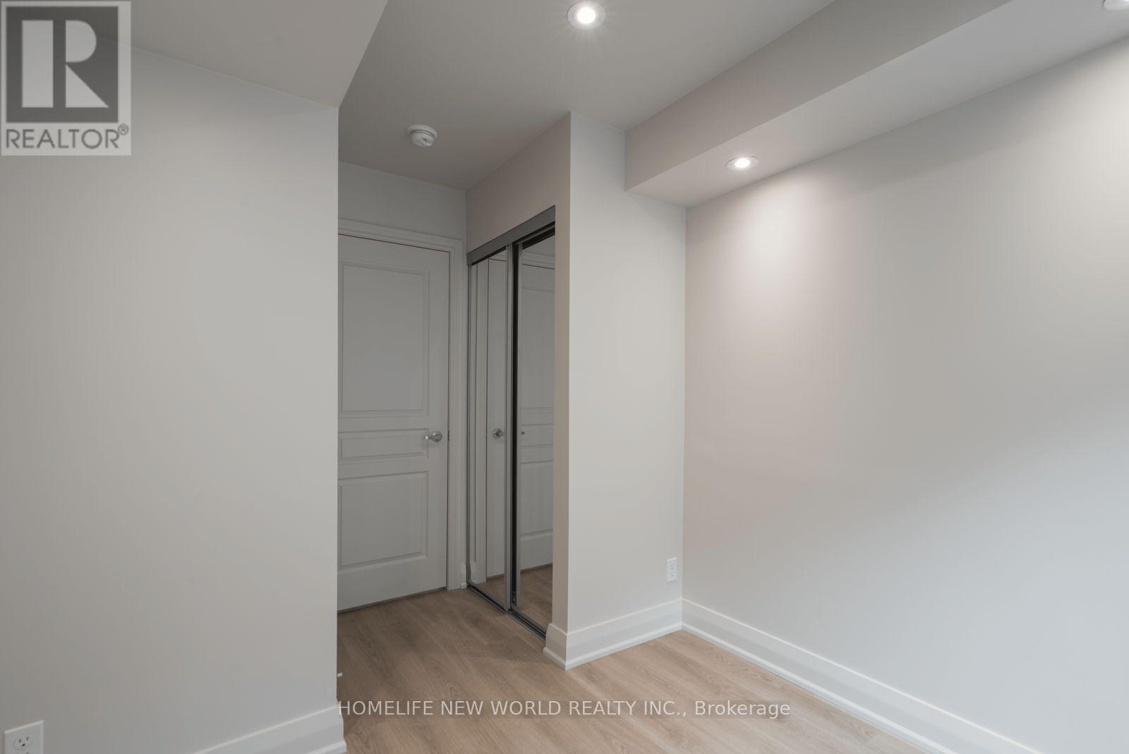 17 - 135 Long Branch Avenue, Toronto, ON - Indoor Photo Showing Other Room