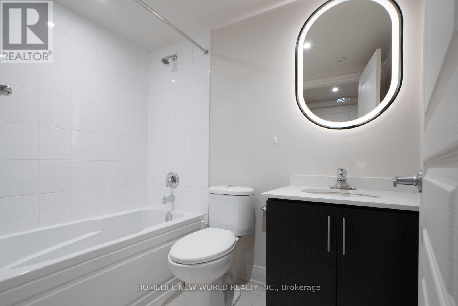 17 - 135 Long Branch Avenue, Toronto, ON - Indoor Photo Showing Bathroom