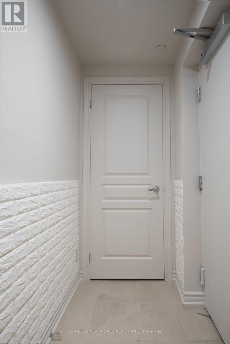 17 - 135 Long Branch Avenue, Toronto, ON - Indoor Photo Showing Other Room