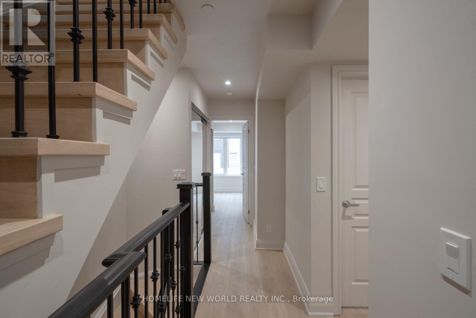 17 - 135 Long Branch Avenue, Toronto, ON - Indoor Photo Showing Other Room